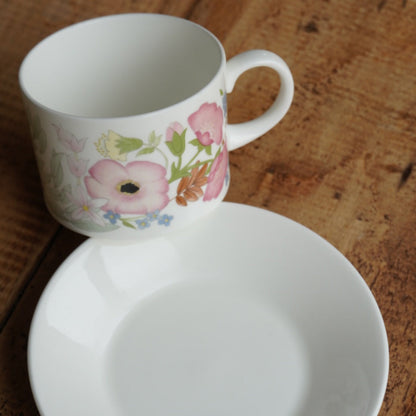 Petit service à thé ou à café "Sally" en porcelaine anglaise fleurie Wedgwood modèle Meadow Sweet