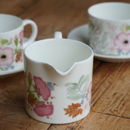 Petit service à thé ou à café "Sally" en porcelaine anglaise fleurie Wedgwood modèle Meadow Sweet