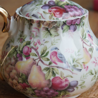 Théière "Fern" en porcelaine anglaise dorée aux motifs fruités Heron Cross Pottery