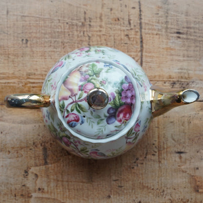 Théière "Fern" en porcelaine anglaise dorée aux motifs fruités Heron Cross Pottery