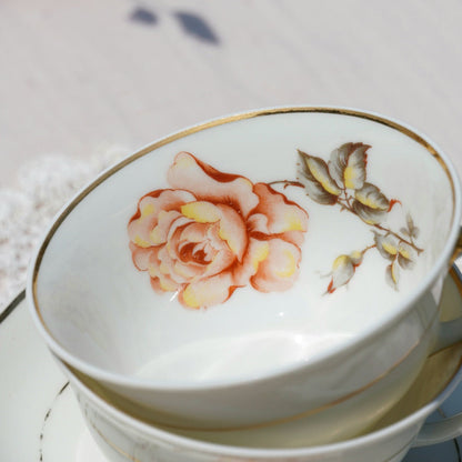 Téte à tête "Rose" de tasses fleuries en porcelaine de Limoges