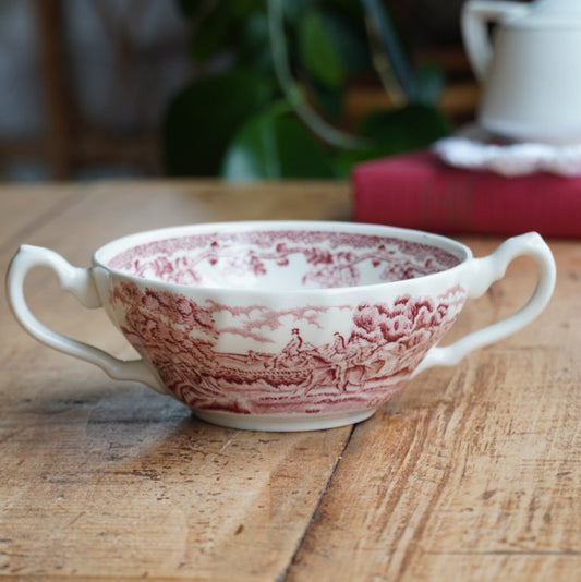 Tasse à 2 anses "Deirdre" en céramique anglaise torsadée motifs paysages rougeâtres