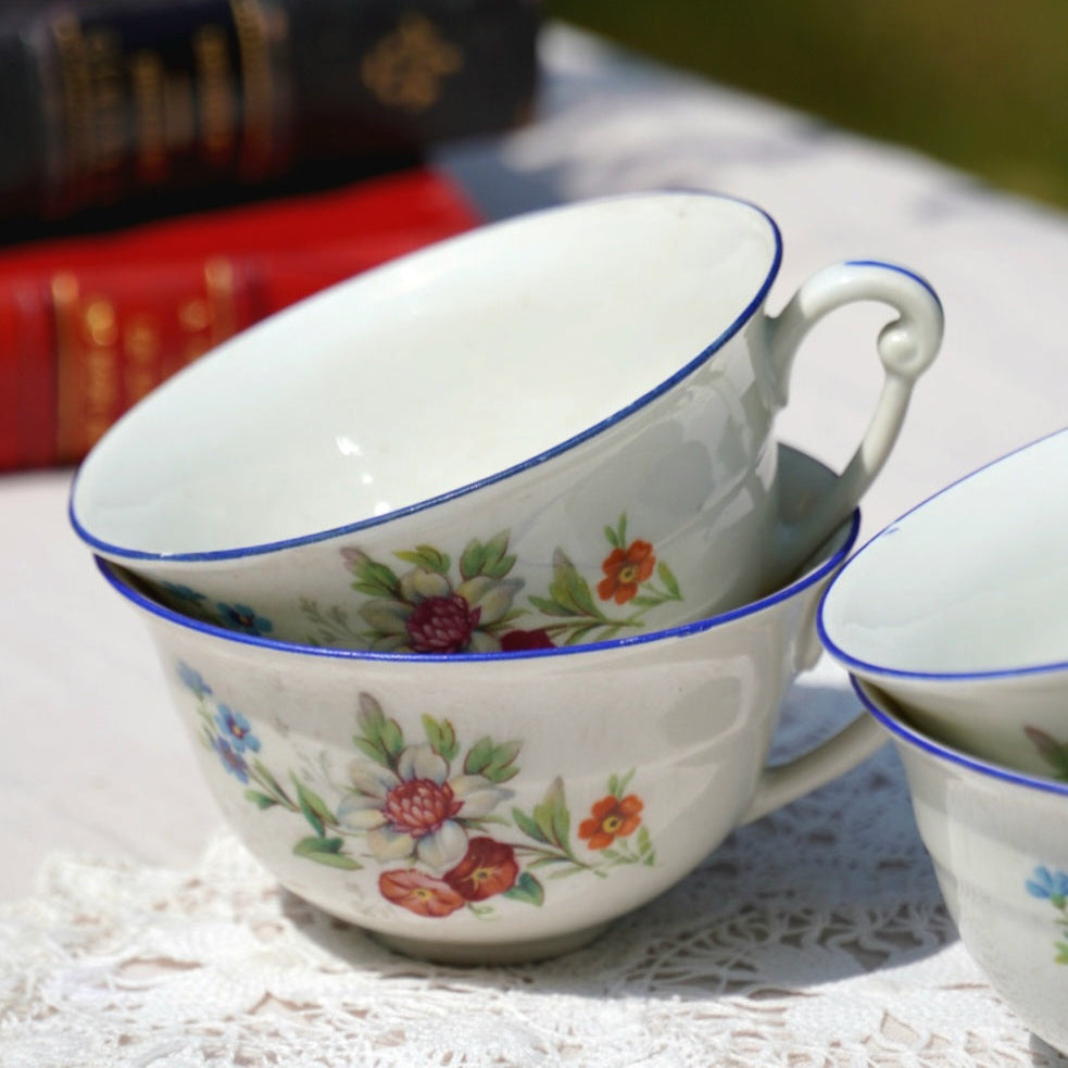 Tasses "Ebertine" en porcelaine ancienne et fleuries (lot de 4)