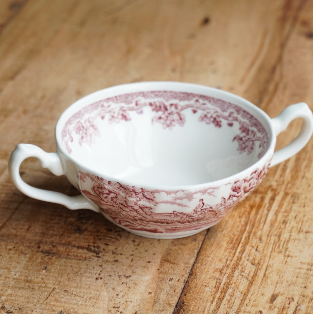 Tasse à 2 anses "Deirdre" en céramique anglaise torsadée motifs paysages rougeâtres