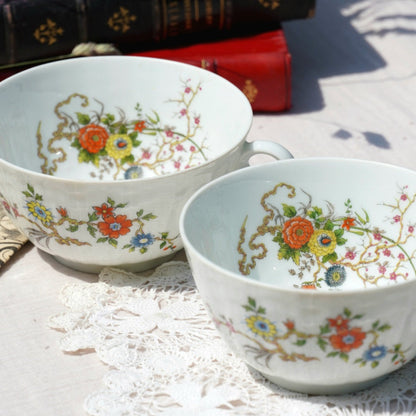 Tête à tête "Adelphine" de tasses en porcelaine de Limoges Giraud fleuries