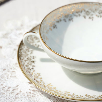 Tasses à thé "Cléophée" en porcelaine de Limoges dorées maison Chastagner (lot de 4)