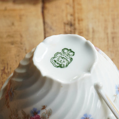 Grande tasse "Fédora" en porcelaine de Limoges torsadée et fleurie SAP