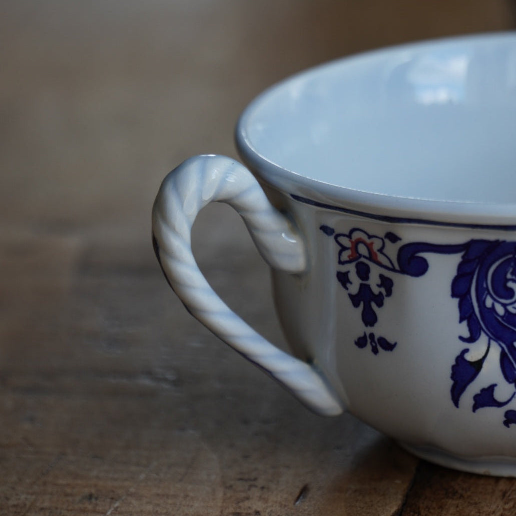 Tête-à-tête de tasses "Edilcie" en faïence de Salins-les-Bains aux motifs floraux bleus et rouges Salins modèle Rouen (lot de 2)