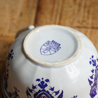 Tête-à-tête de tasses "Edilcie" en faïence de Salins-les-Bains aux motifs floraux bleus et rouges Salins modèle Rouen (lot de 2)