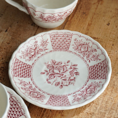 Tête-à-tête de tasses "Blythe" en céramique anglaise torsadée aux motifs fleuris rougeâtres Myott modèle Melody (lot de 2)
