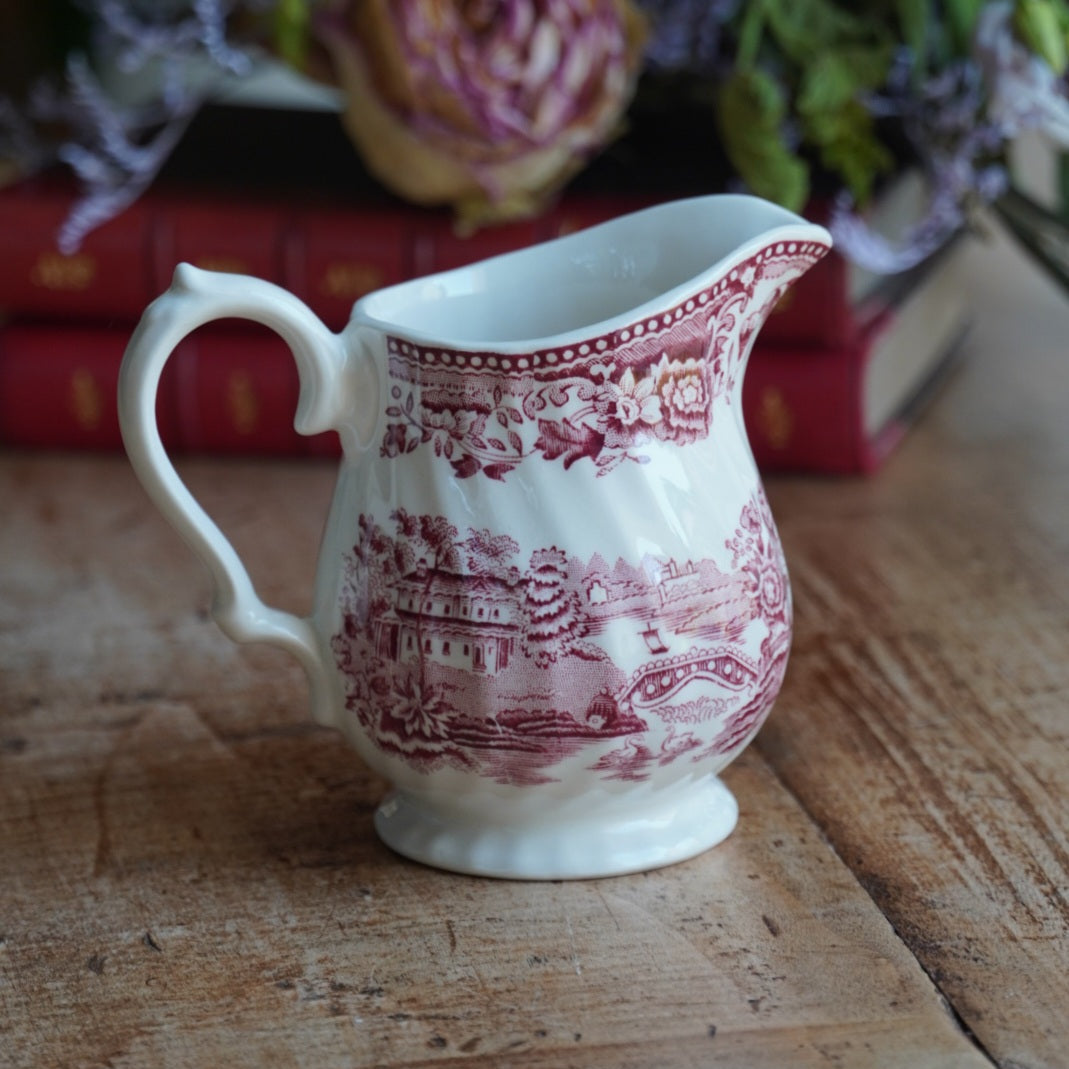Pot à lait "Liora" en céramique anglaise aux motifs paysages rougeâtres Myott Meakin