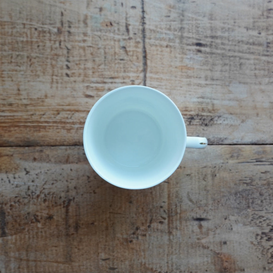 Mug "Marigold" en porcelaine anglaise fleurie et dorée Roy Kirkham