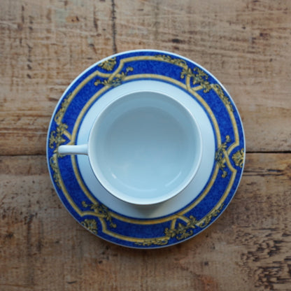 Tasse "Zildée" en porcelaine de Mehun-sur-Yèvre aux décors Versailles bleutés Pillivuyt