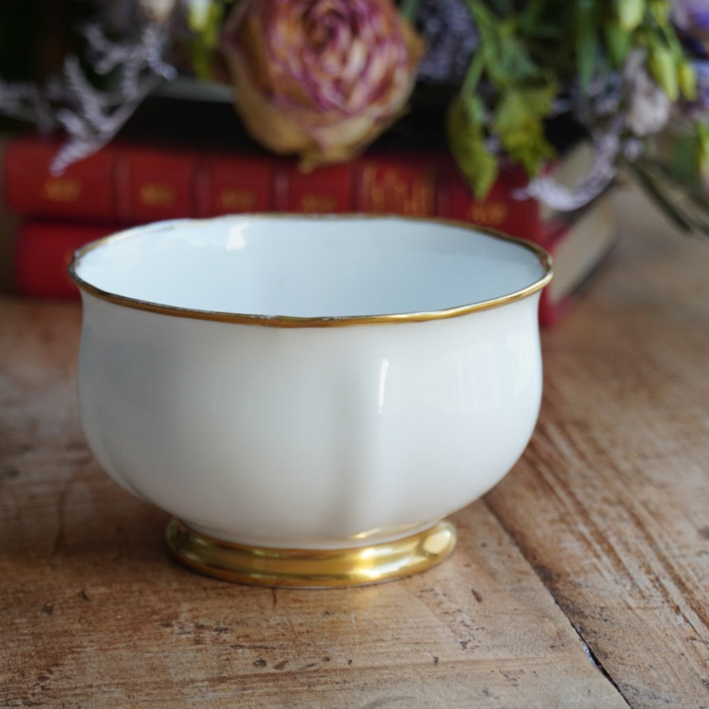 Bol "Daisy" en porcelaine anglaise blanche et dorée Standard modèle Daisy Shape