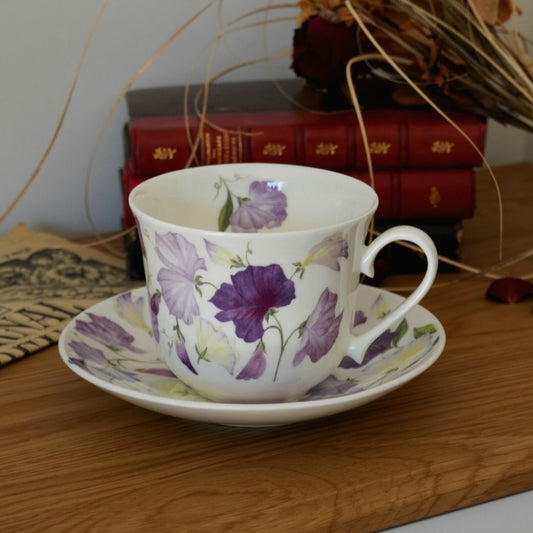 Tasse "Violette" en porcelaine anglaise fleurie Roy Kirkham modèle "Sweet Pea"