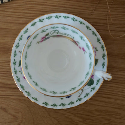 Tasse "Poires" en porcelaine anglaise Royal Albert modèle "Covent Garden"