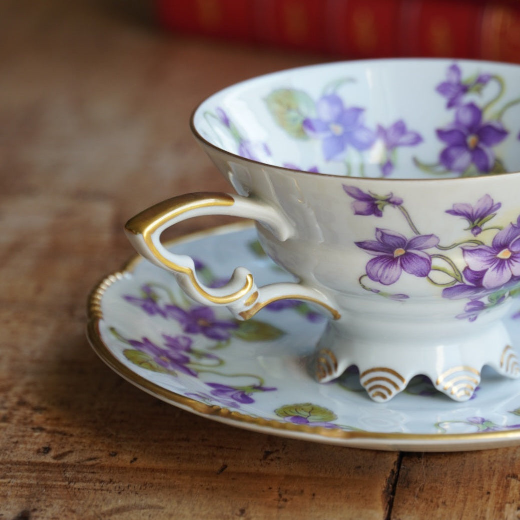 Tasse "Anneliese" en porcelaine allemande fleurie et dorée Mitterteich Bavaria