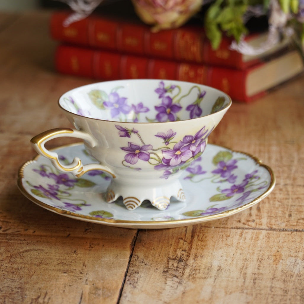 Tasse "Anneliese" en porcelaine allemande fleurie et dorée Mitterteich Bavaria
