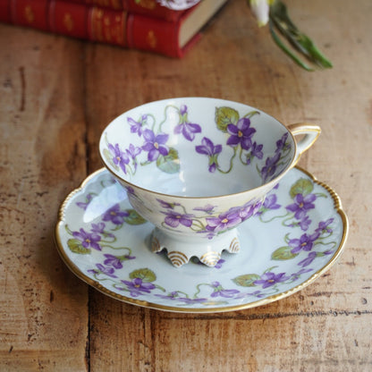 Tasse "Anneliese" en porcelaine allemande fleurie et dorée Mitterteich Bavaria