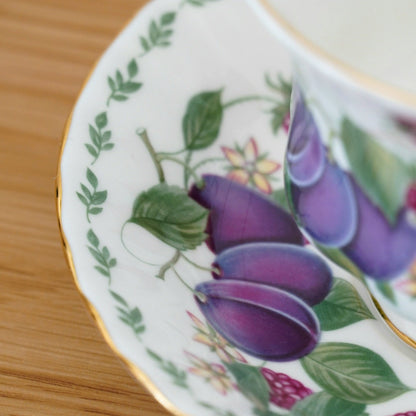 Tasse "Prunes" en porcelaine anglaise Royal Albert modèle "Covent Garden"