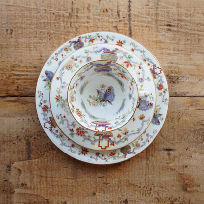 Tasse "Liora" et son assiette à gâteau en porcelaine anglaise aux motifs orientaux Royal Worcester