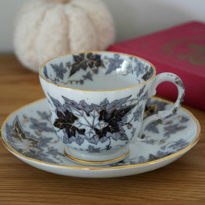 Tasse "Fall" en porcelaine allemande Villeroy & Boch modèle Bryonia années 1900