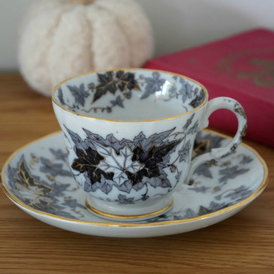 Tasse "Fall" en porcelaine allemande Villeroy & Boch modèle Bryonia années 1900