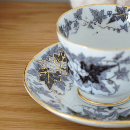Tasse "Fall" en porcelaine allemande Villeroy & Boch modèle Bryonia années 1900