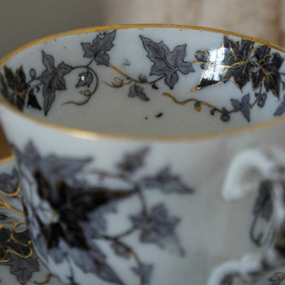 Tasse "Fall" en porcelaine allemande Villeroy & Boch modèle Bryonia années 1900