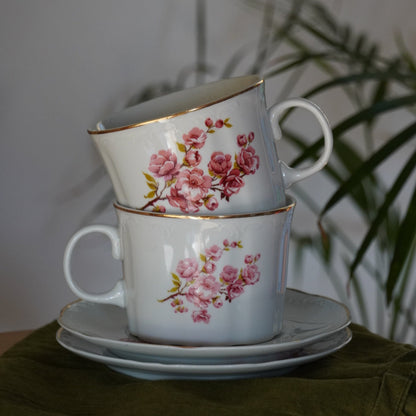 Tête-à-tête de tasses "Simona" en porcelaine ARPO fleuries et dorées
