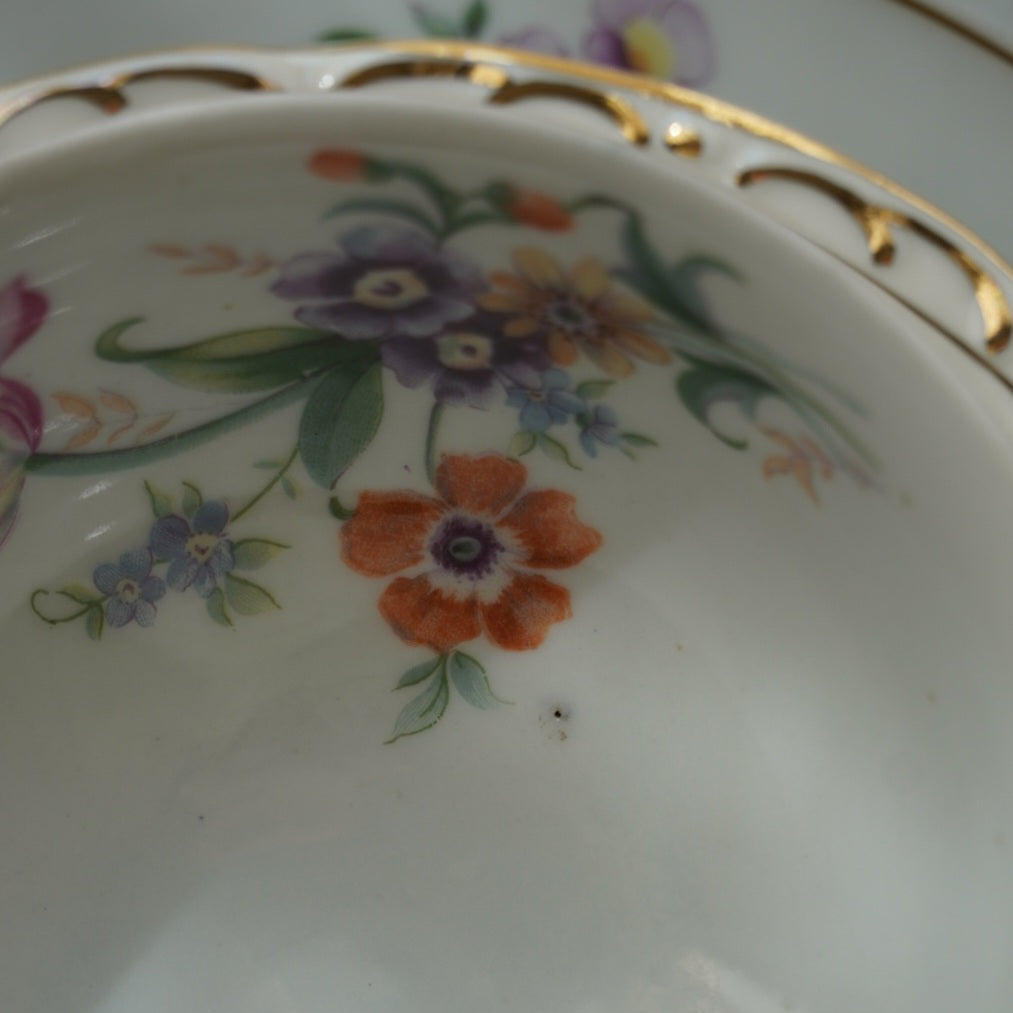 Tasse "Käthe" en porcelaine allemande fleurie et dorée avec son assiette à gâteau PB Königsee