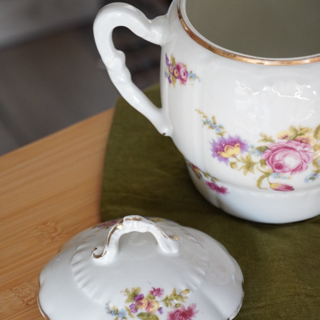 Grand sucrier / pot à biscuits "Marthe" en porcelaine française fleuri et doré