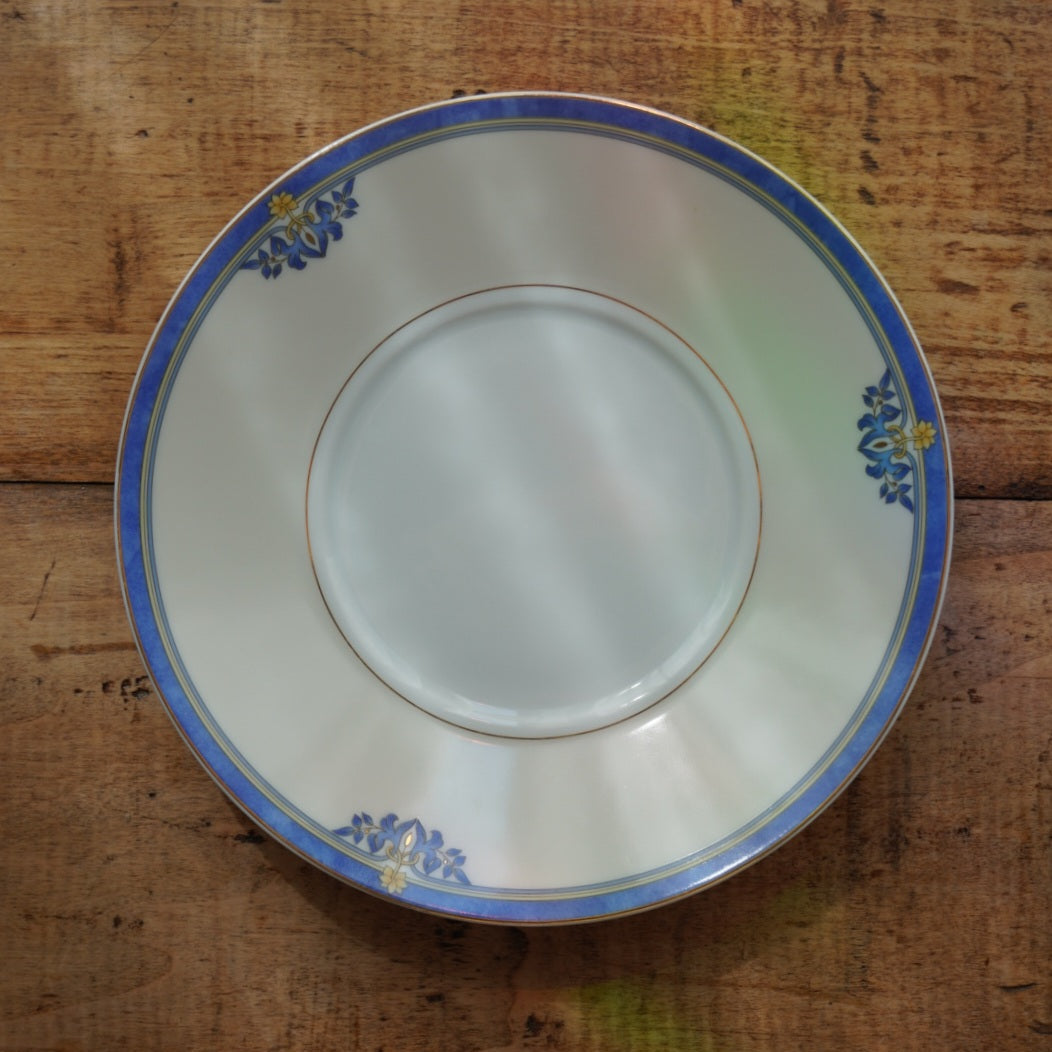 Tête-à-tête de grandes tasses "Rémiline" en porcelaine de Limoges bleutée et dorée Remy Delinières