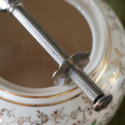 Pince à sucre "Aure" trident en décor perlé en métal argenté
