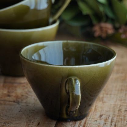 Ensemble de 4 tasses "Théodorée" en grés vert foncé
