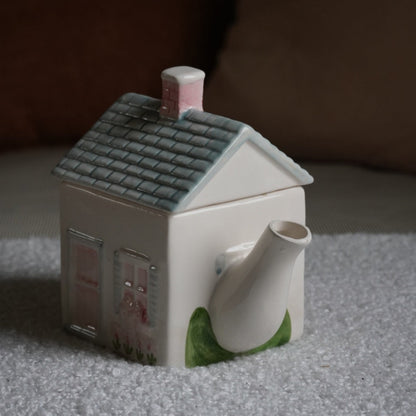 Théière "Isadora" en forme de maison en céramique peinte à la main