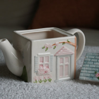 Théière "Isadora" en forme de maison en céramique peinte à la main