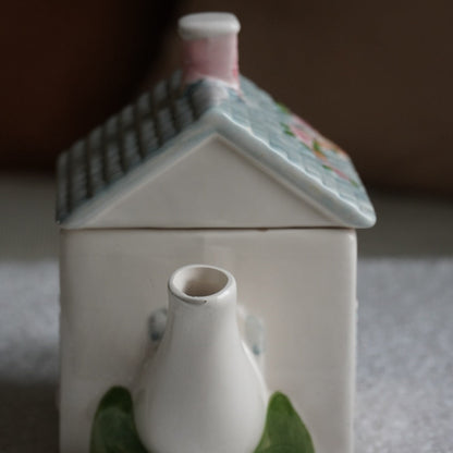 Théière "Isadora" en forme de maison en céramique peinte à la main