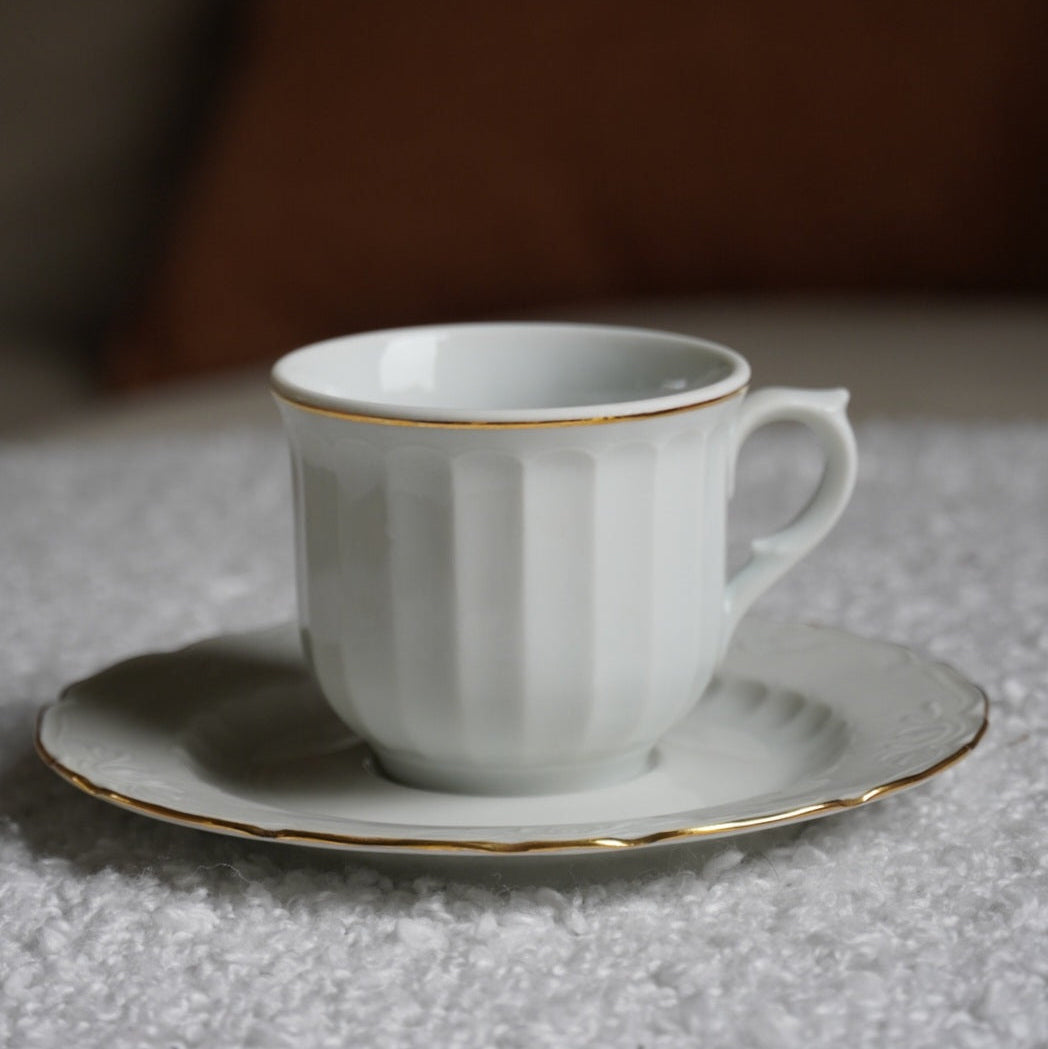 Ensemble de petites tasses "Raquel" en porcelaine espagnole Santa Clara blanches et dorées (lot de 6 ou de 12)