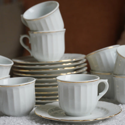 Ensemble de petites tasses "Raquel" en porcelaine espagnole Santa Clara blanches et dorées (lot de 6 ou de 12)