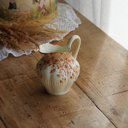 Pot à lait "Oswald" en porcelaine anglaise dorée aux motifs orangés Blair & Co