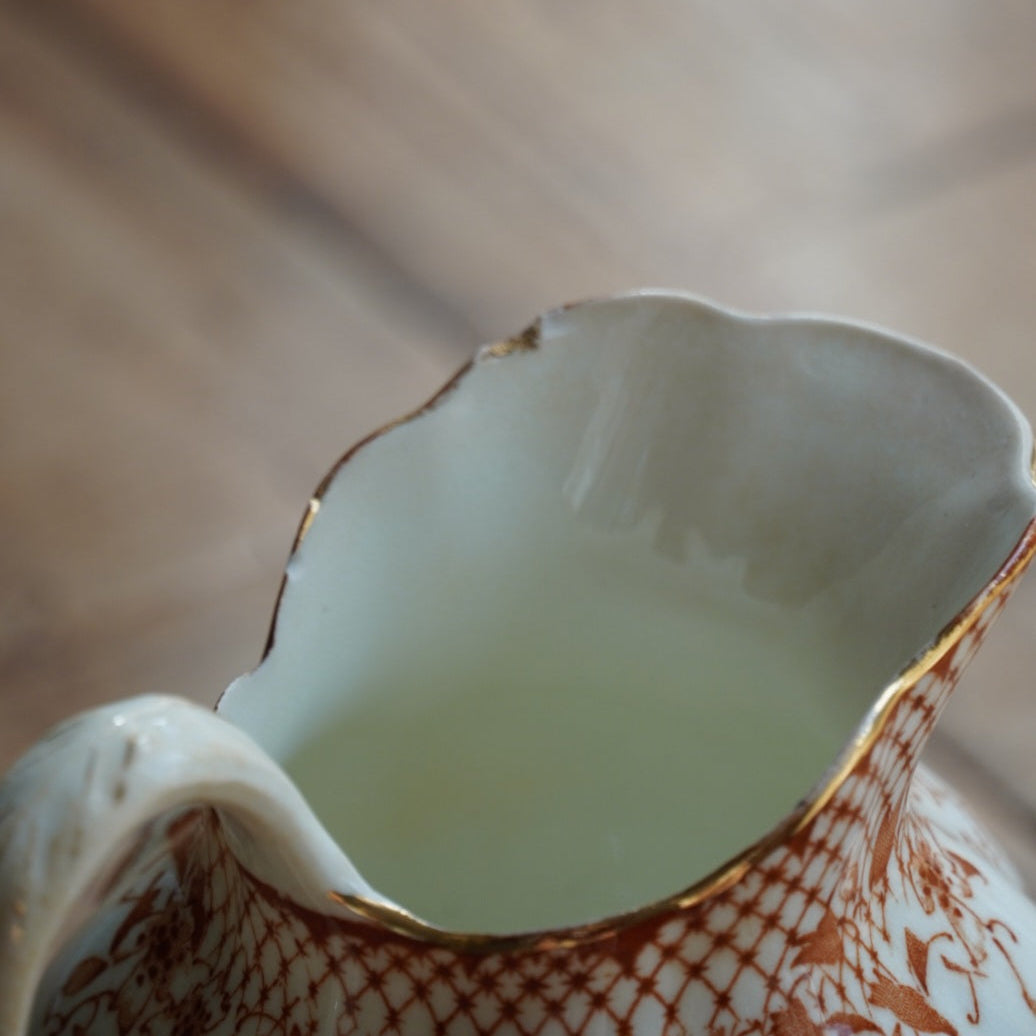 Pot à lait "Oswald" en porcelaine anglaise dorée aux motifs orangés Blair & Co