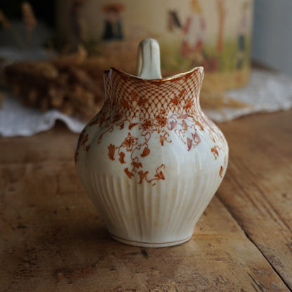 Pot à lait "Oswald" en porcelaine anglaise dorée aux motifs orangés Blair & Co