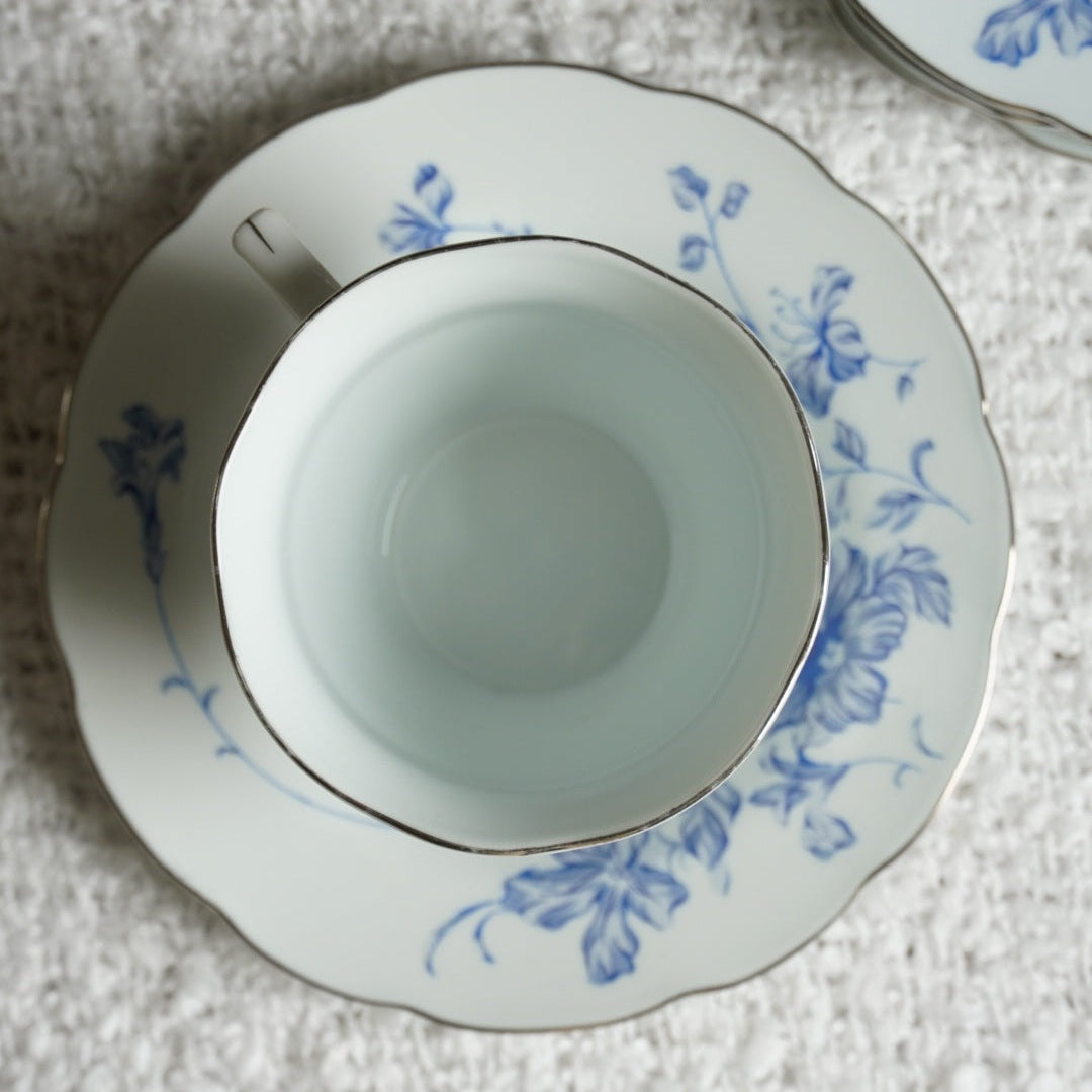 Ensemble de tasses "Shan" en porcelaine chinoise fleuries et bleutées (lot de 5)