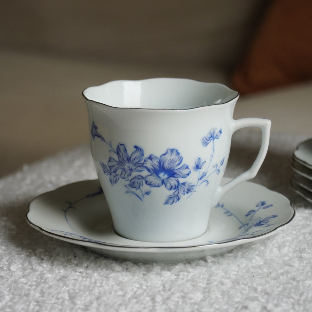 Ensemble de tasses "Shan" en porcelaine chinoise fleuries et bleutées (lot de 5)