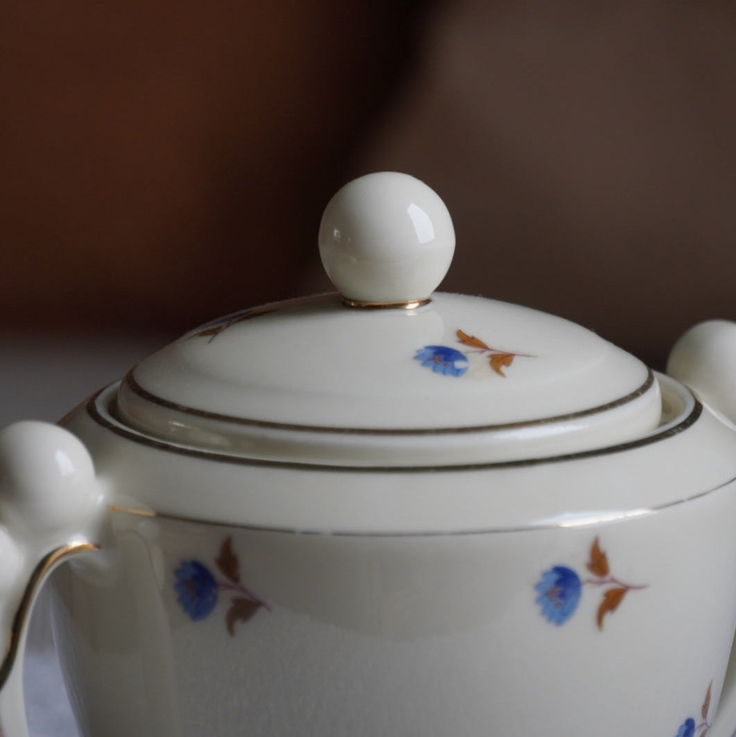Sucrier "Gladys" en porcelaine française fleuri et doré