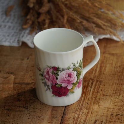 Mug "Ash" en porcelaine anglaise torsadée et fleurie Arthur Wood