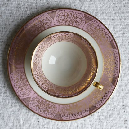 Tasse "Madlen" et sa sous-tasse/assiette à gâteau rose et dorée en porcelaine allemande bavaria