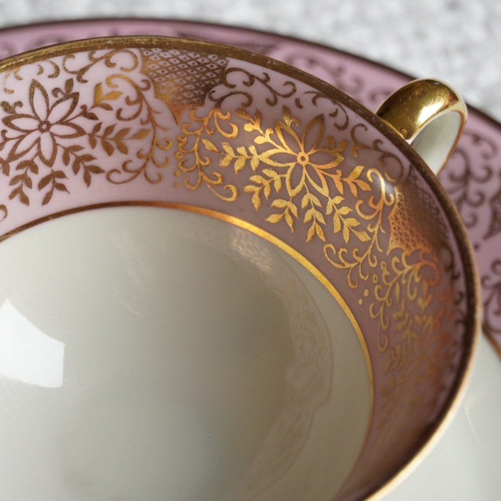 Tasse "Madlen" et sa sous-tasse/assiette à gâteau rose et dorée en porcelaine allemande bavaria