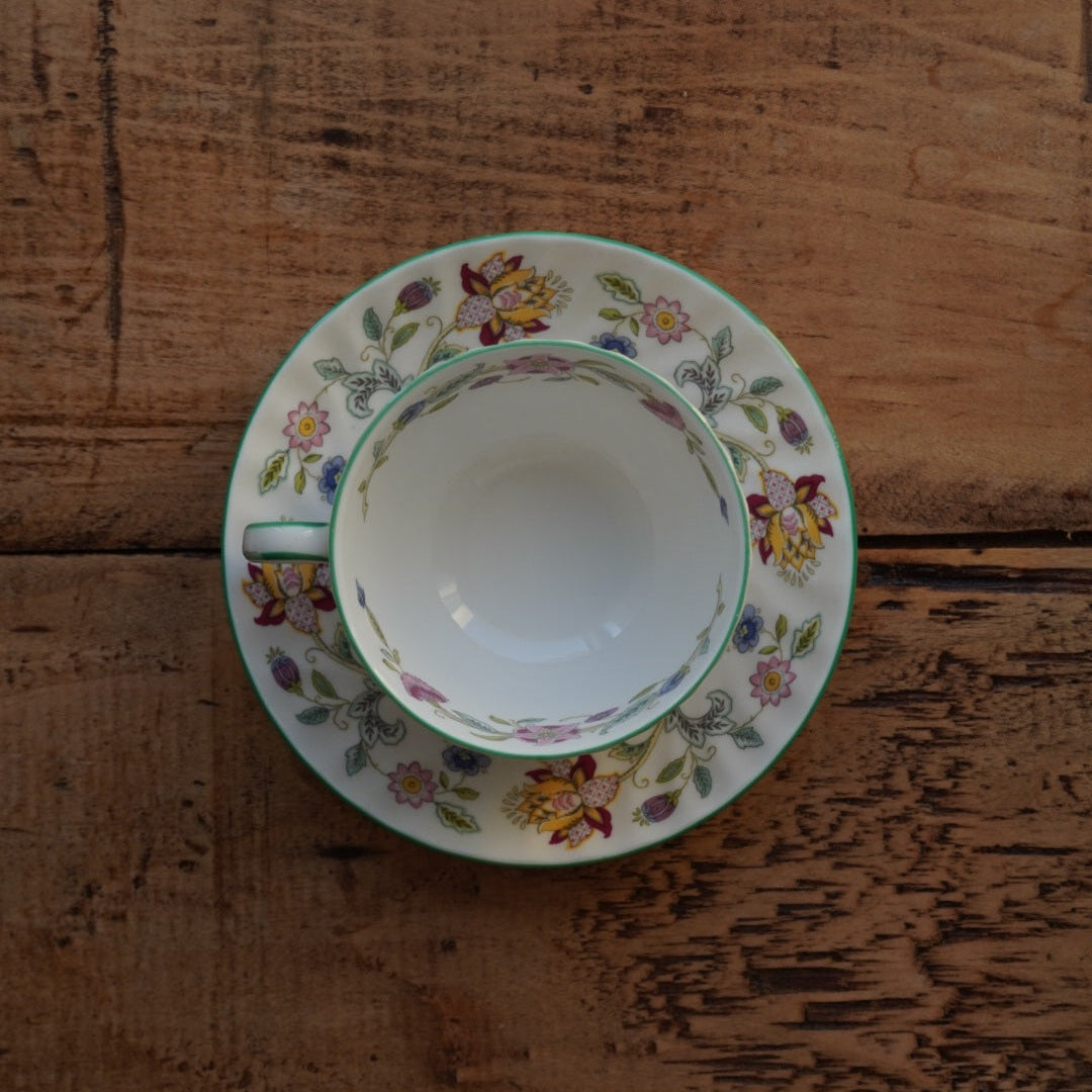 Tasse "Joyce" en porcelaine anglaise fleurie Minton modèle Haddon Hall